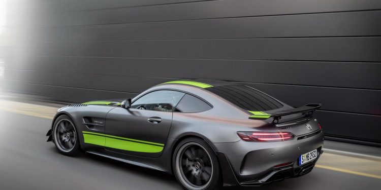 Mercedes AMG GT R Pro revelado no salão de Los Angeles! 18