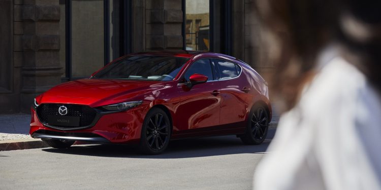 Este é o novo Mazda 3 nas versões hatchback e sedan! 51