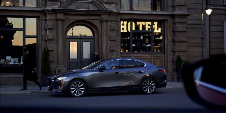 Este é o novo Mazda 3 nas versões hatchback e sedan! 56