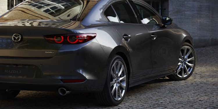 Este é o novo Mazda 3 nas versões hatchback e sedan! 54