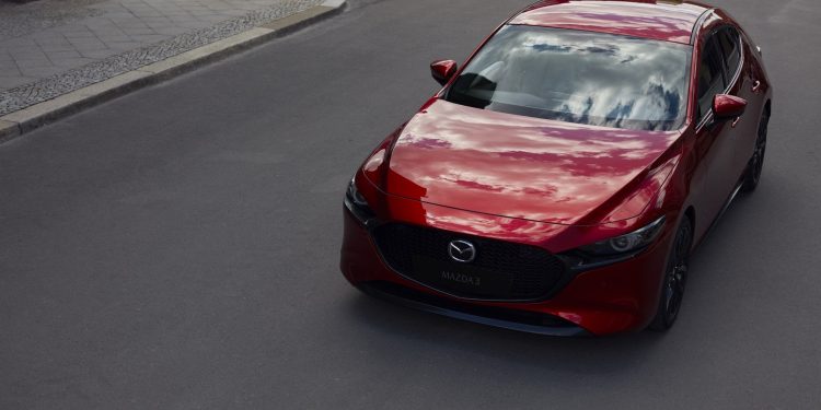 Este é o novo Mazda 3 nas versões hatchback e sedan! 29