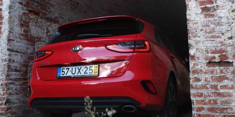 KIA CEED 1.6 CRDi TX DCT 7: Uma compra segura! 52