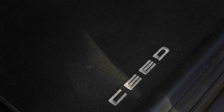 KIA CEED 1.6 CRDi TX DCT 7: Uma compra segura! 34