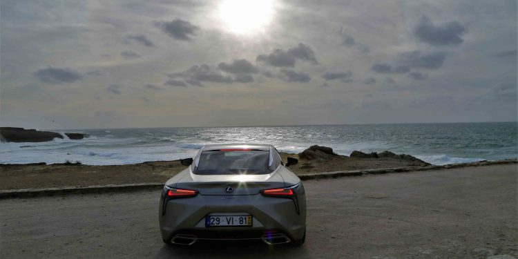 Lexus LC 500 Hybrid Luxury: Um GT Electrizante! 76 Lexus LC 500 Hybrid Luxury: Um GT Electrizante! 76