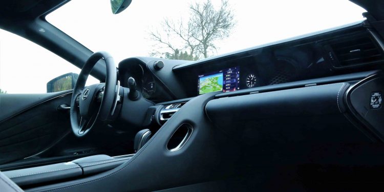 Lexus LC 500 Hybrid Luxury: Um GT Electrizante! 41 Lexus LC 500 Hybrid Luxury: Um GT Electrizante! 41
