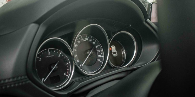 Mazda CX-5 2.2 SKYACTIV Excellence AT AWD: Elegância e Aventura! 69
