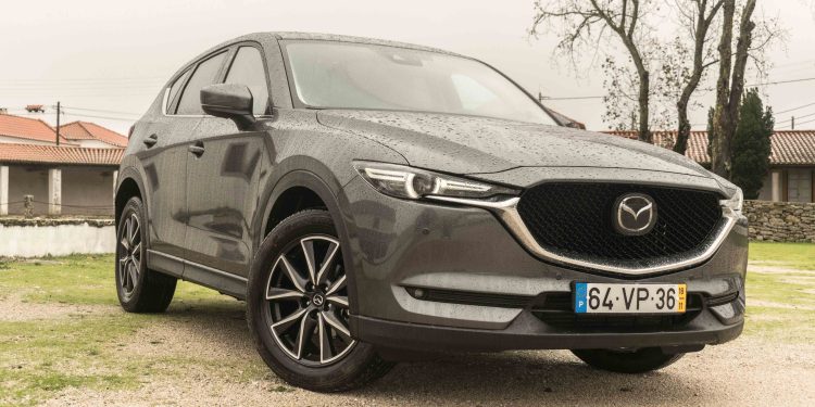 Mazda CX-5 2.2 SKYACTIV Excellence AT AWD: Elegância e Aventura! 56
