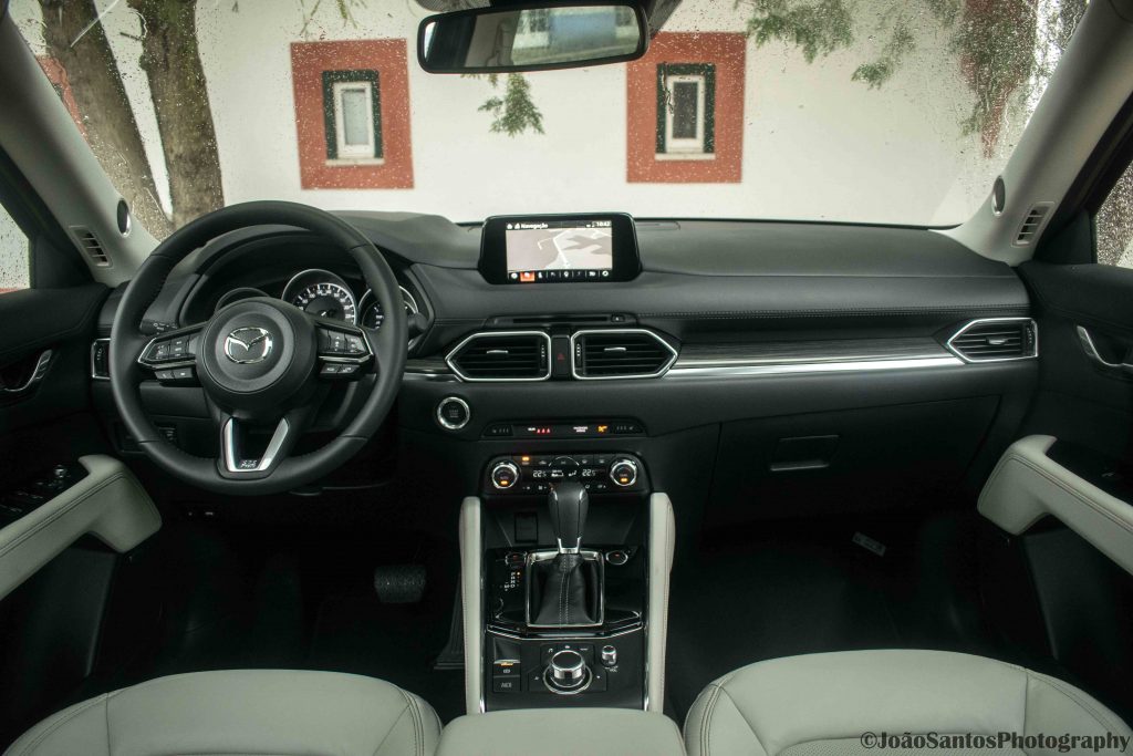 Mazda CX-5 2.2 SKYACTIV Excellence AT AWD: Elegância e Aventura! 22