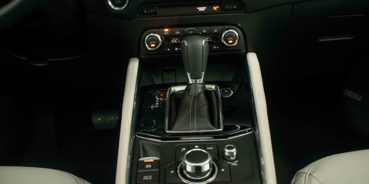Mazda CX-5 2.2 SKYACTIV Excellence AT AWD: Elegância e Aventura! 46