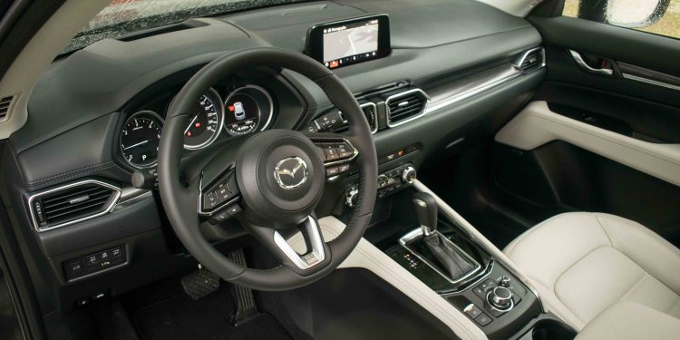 Mazda CX-5 2.2 SKYACTIV Excellence AT AWD: Elegância e Aventura! 39