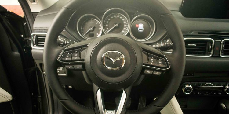 Mazda CX-5 2.2 SKYACTIV Excellence AT AWD: Elegância e Aventura! 27