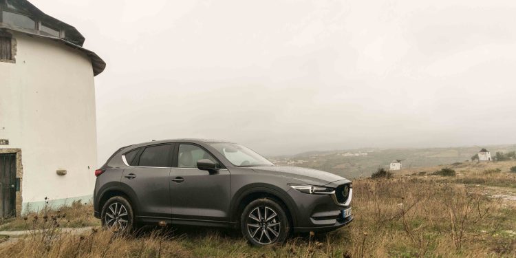 Mazda CX-5 2.2 SKYACTIV Excellence AT AWD: Elegância e Aventura! 64