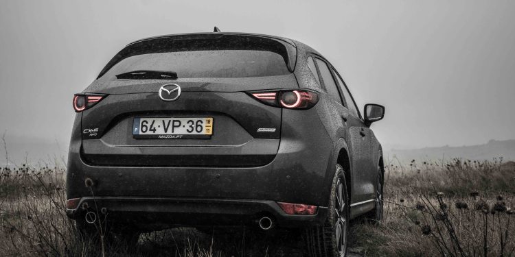Mazda CX-5 2.2 SKYACTIV Excellence AT AWD: Elegância e Aventura! 63