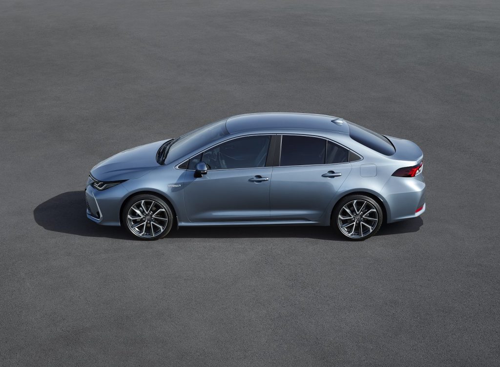Toyota Corolla Sedan revelado! 16
