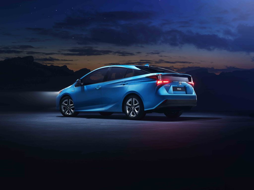 Toyota revela Prius Hybrid AWD-i em Los Angeles! 14