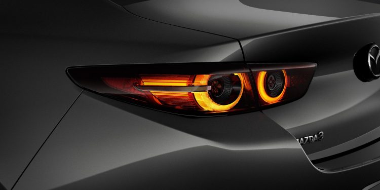 Este é o novo Mazda 3 nas versões hatchback e sedan! 19