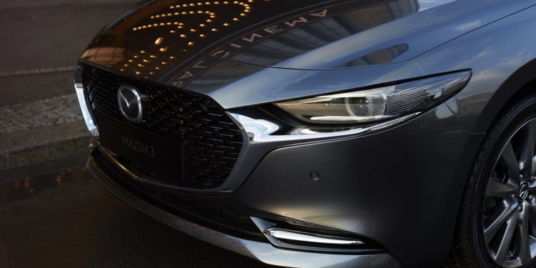 Este é o novo Mazda 3 nas versões hatchback e sedan! 76