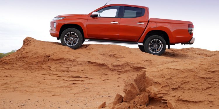 Mitsubishi L200 com design renovado e novos argumentos! 18 Mitsubishi L200 com design renovado e novos argumentos! 18