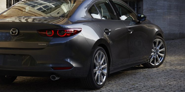 Este é o novo Mazda 3 nas versões hatchback e sedan! 80