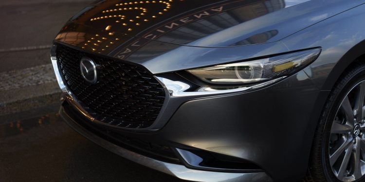 Este é o novo Mazda 3 nas versões hatchback e sedan! 79