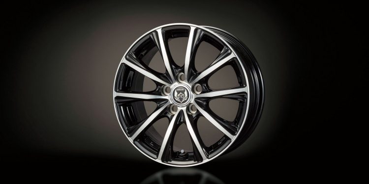 TRD apodera-se do Toyota Prius no salão automóvel de Tóquio! 33