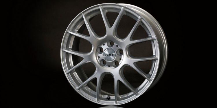 TRD apodera-se do Toyota Prius no salão automóvel de Tóquio! 42