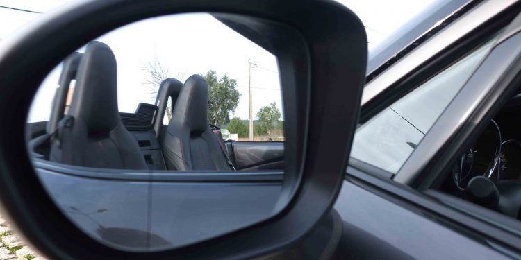 Sabemos que quer comprar um Mazda MX-5 e que a sua esposa não deixa! 20