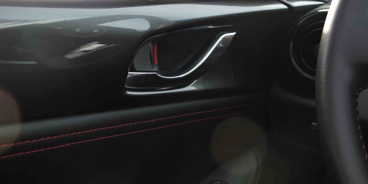 Sabemos que quer comprar um Mazda MX-5 e que a sua esposa não deixa! 17