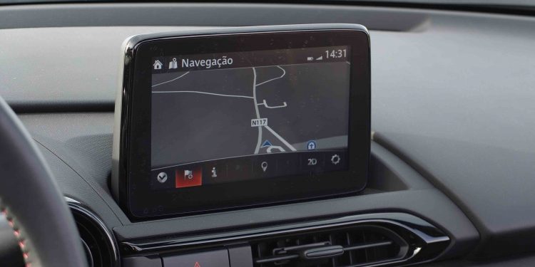 Sabemos que quer comprar um Mazda MX-5 e que a sua esposa não deixa! 16