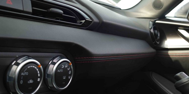 Sabemos que quer comprar um Mazda MX-5 e que a sua esposa não deixa! 15