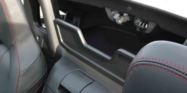 Sabemos que quer comprar um Mazda MX-5 e que a sua esposa não deixa! 13