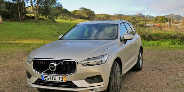Volvo XC60 D3 Momentum: Harmonia e segurança! 55