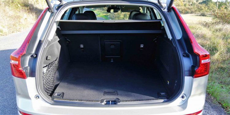 Volvo XC60 D3 Momentum: Harmonia e segurança! 49