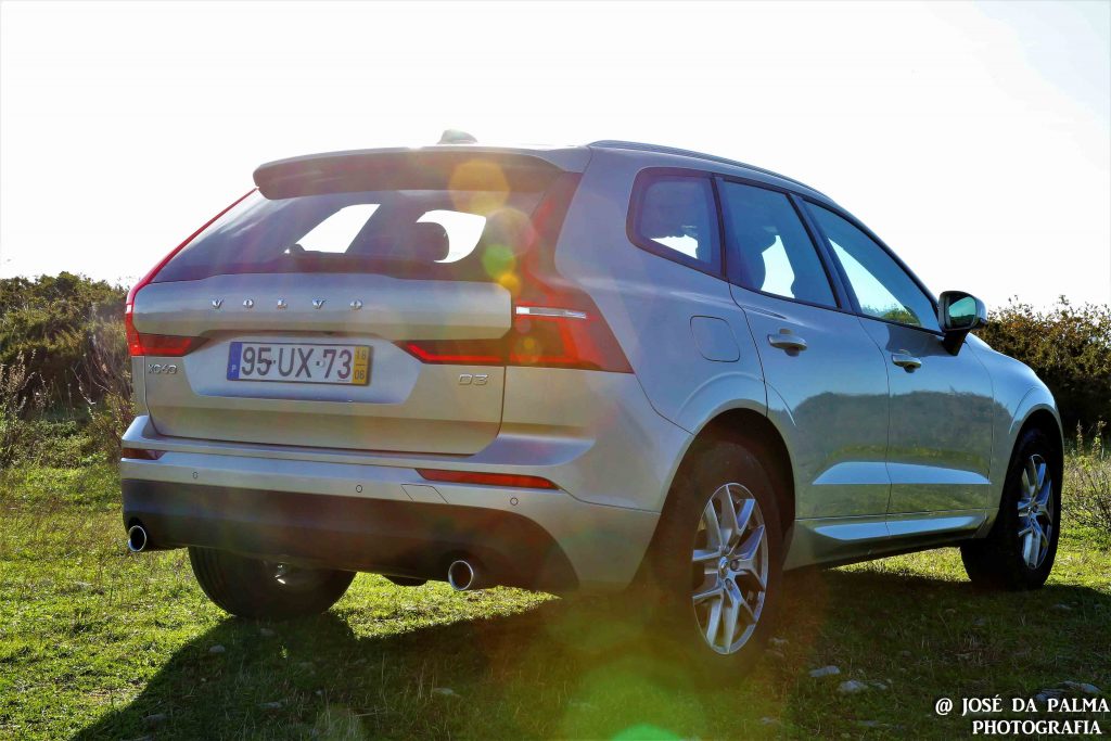 Volvo XC60 D3 Momentum: Harmonia e segurança! 19