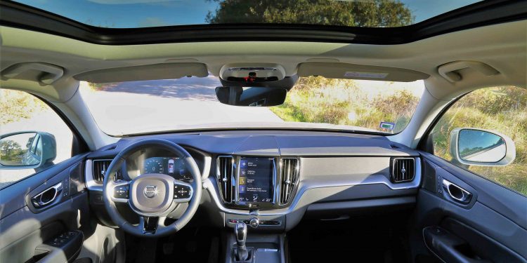 Volvo XC60 D3 Momentum: Harmonia e segurança! 29