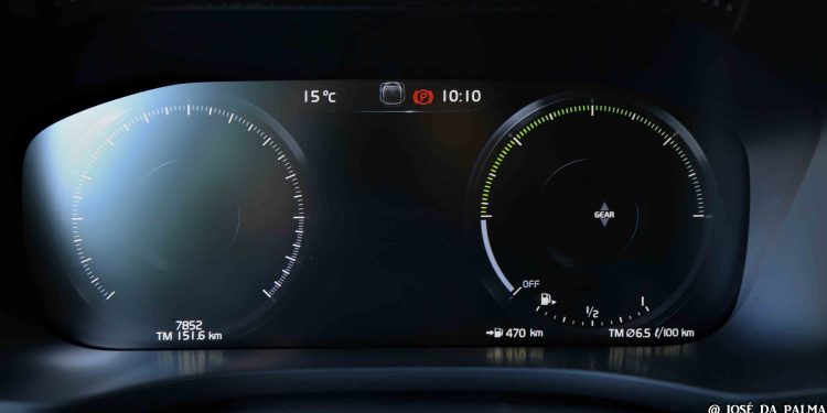 Volvo XC60 D3 Momentum: Harmonia e segurança! 26