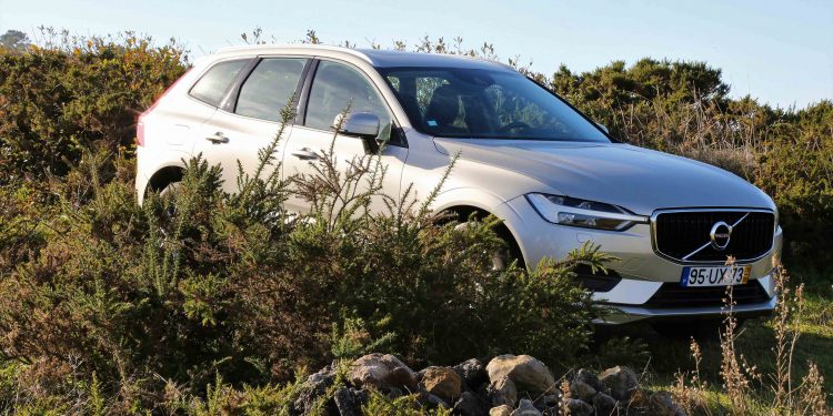 Volvo XC60 D3 Momentum: Harmonia e segurança! 60