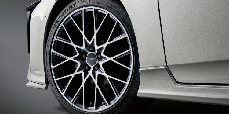 TRD apodera-se do Toyota Prius no salão automóvel de Tóquio! 30