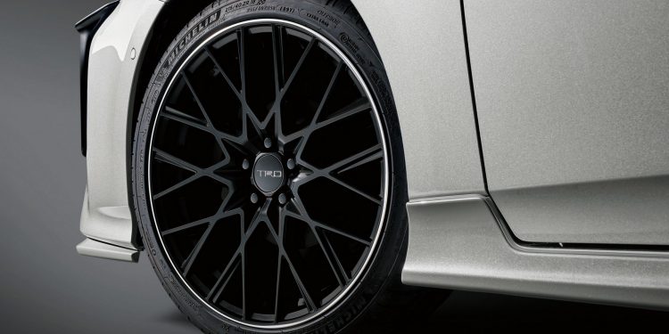 TRD apodera-se do Toyota Prius no salão automóvel de Tóquio! 21