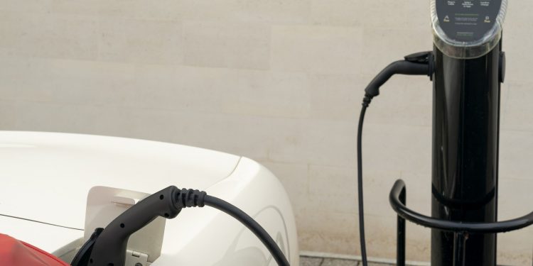 Aston Martin Heritage EV Concepts dá uma nova vida a este DB6 de 1970! 13