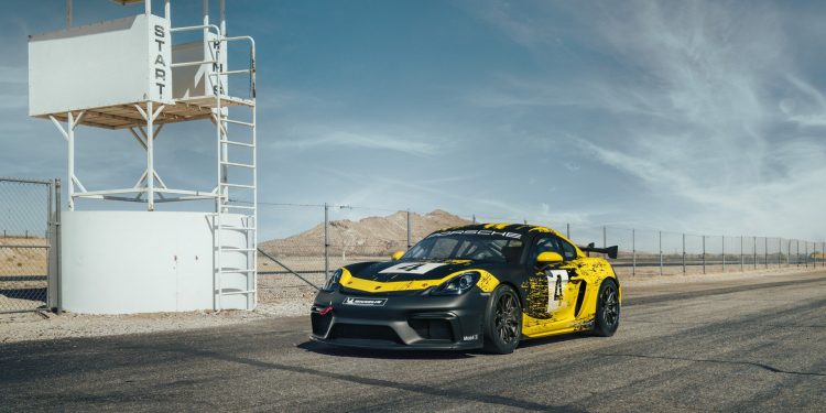 Porsche 718 Cayman GT4 Clubsport fica mais leve e mais potente! 31