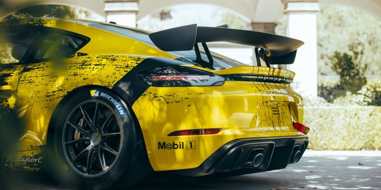 Porsche 718 Cayman GT4 Clubsport fica mais leve e mais potente! 21