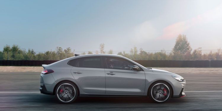 Este é o novo Hyundai i30 Fastback N! 13