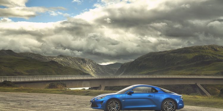 Alpine A110 chega com 300cv e versão cabrio? 24