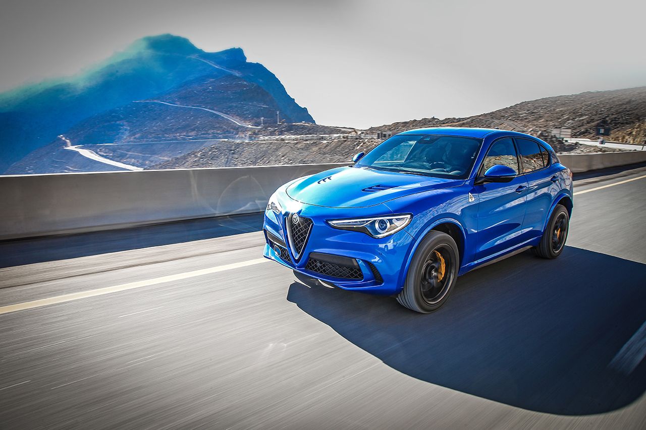 O Alfa Romeo Giulia Quadrifoglio é o desportivo do ano 2019 da “What Car?” 14
