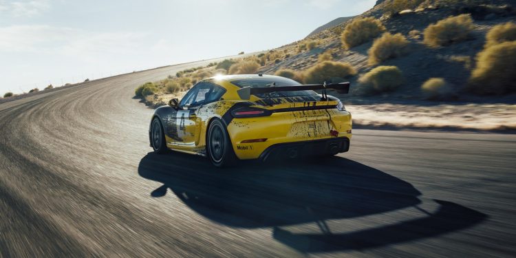 Porsche 718 Cayman GT4 Clubsport fica mais leve e mais potente! 22