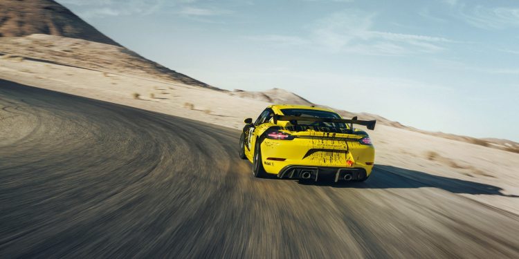Porsche 718 Cayman GT4 Clubsport fica mais leve e mais potente! 24