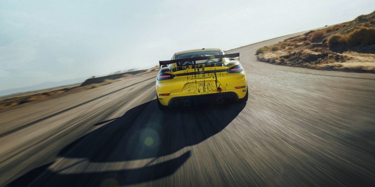 Porsche 718 Cayman GT4 Clubsport fica mais leve e mais potente! 28