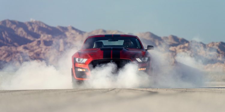 Ford Mustang Shelby GT500 com caixa manual para 2020? 16