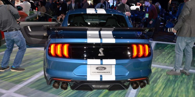 Ford Mustang Shelby GT500 com caixa manual para 2020? 18